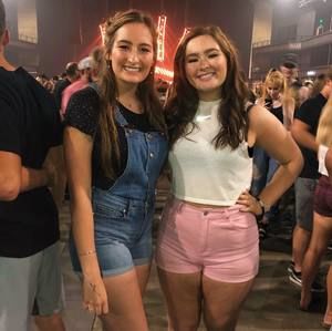 Meet your Posher, Gabi